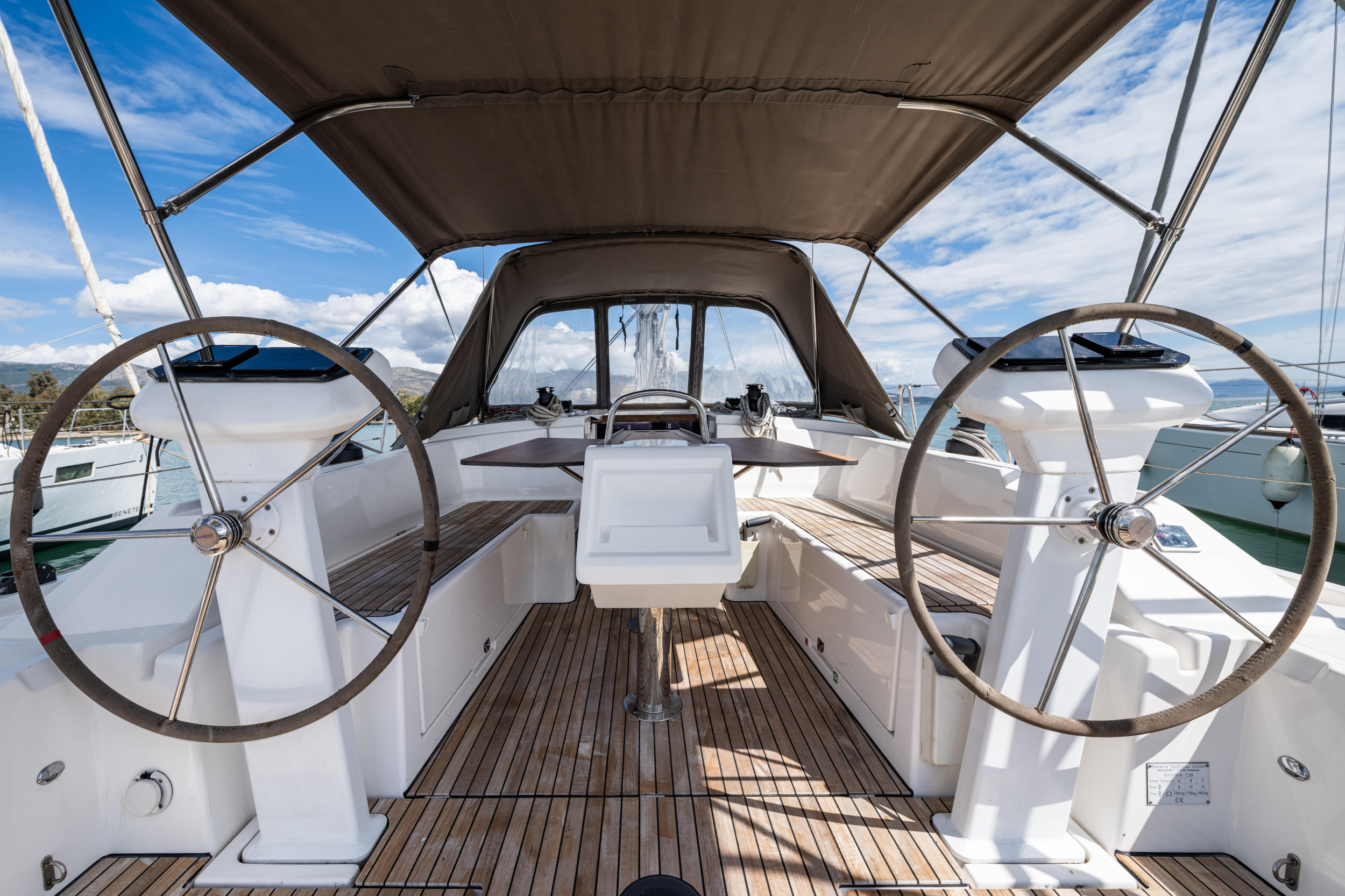 Bavaria C38 — photo 14