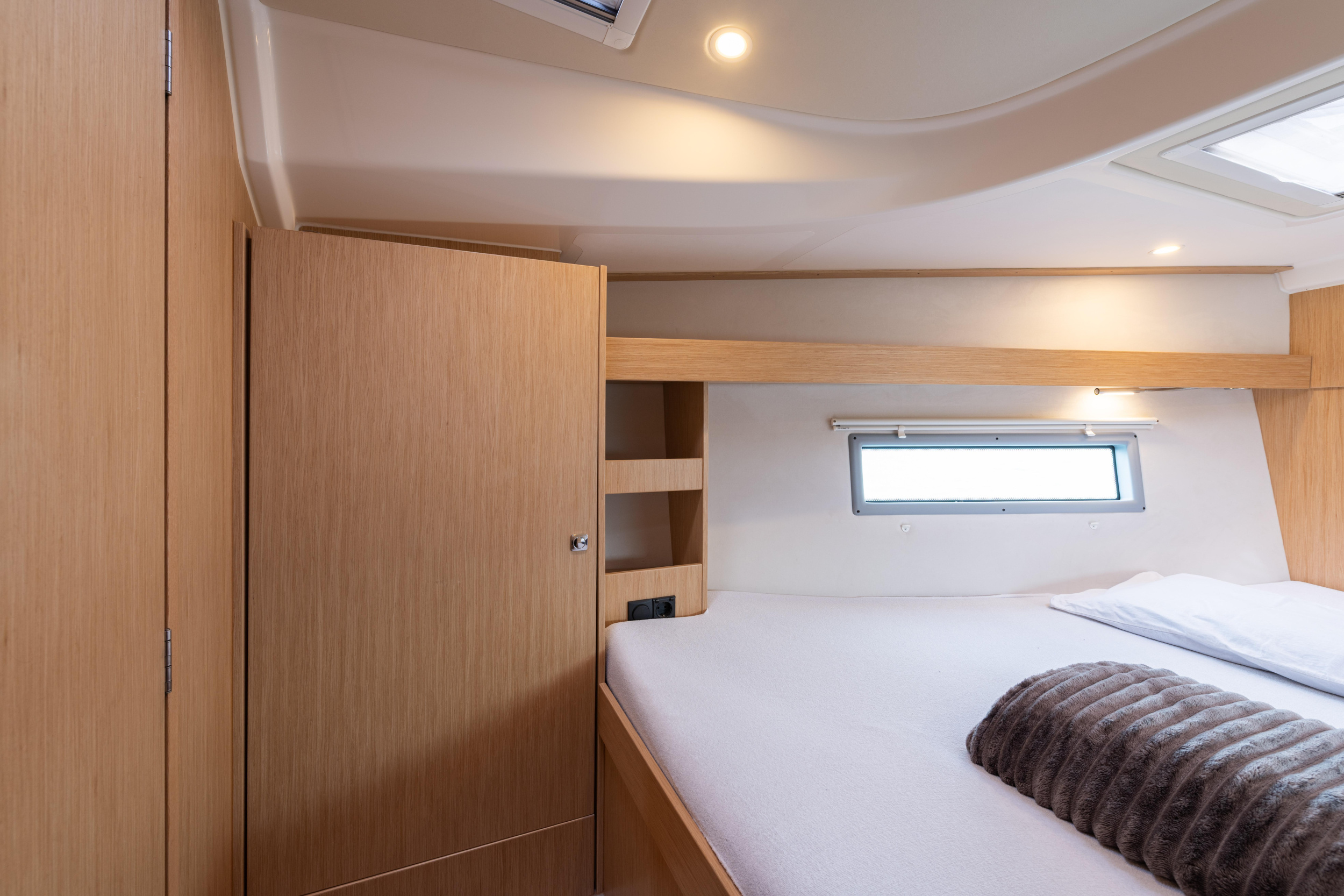 Bavaria C38 — photo 9