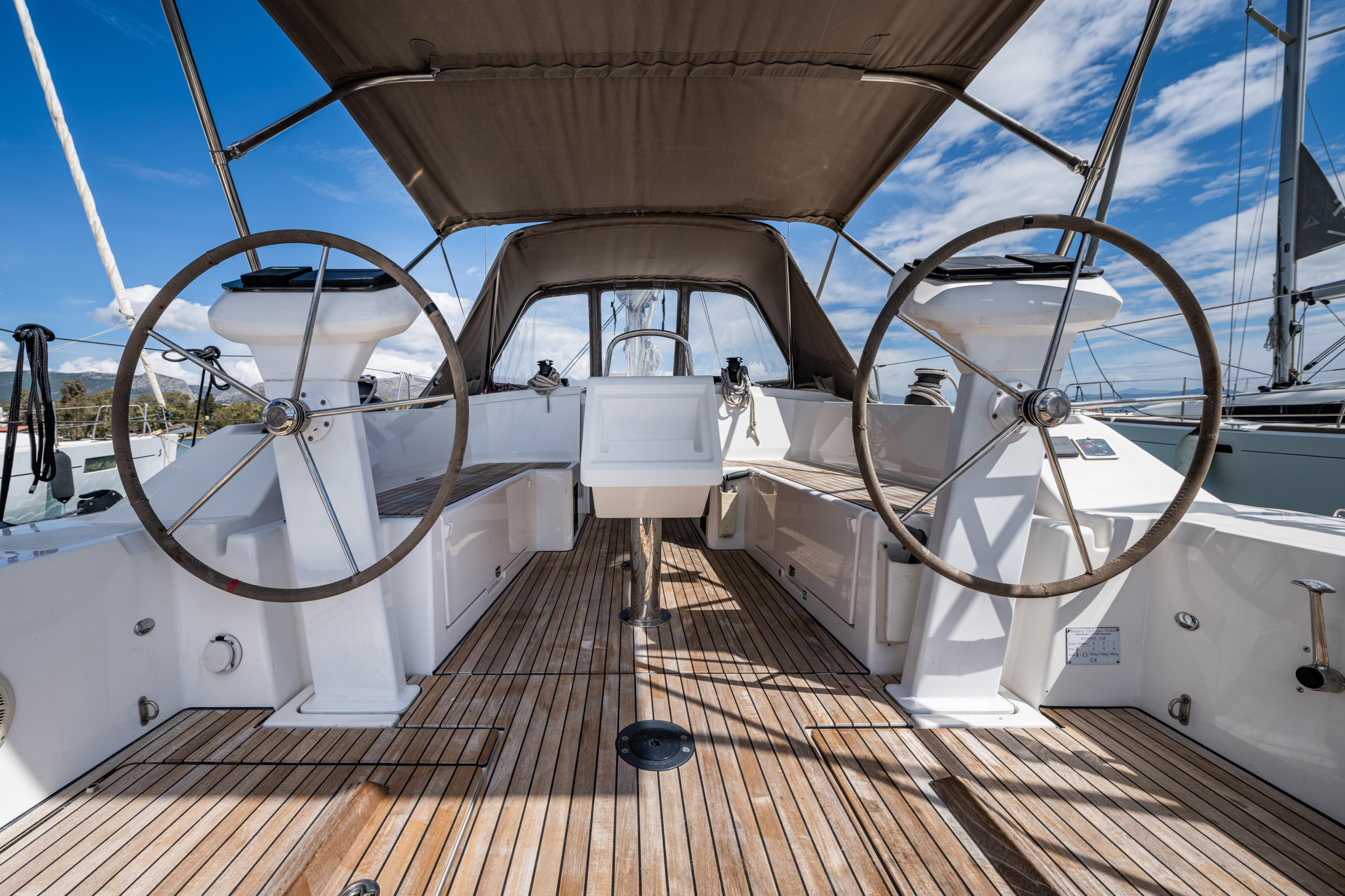 Bavaria C38 — photo 14