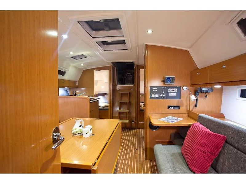 Bavaria 36 Cruiser (Mystic) Interior image - 6