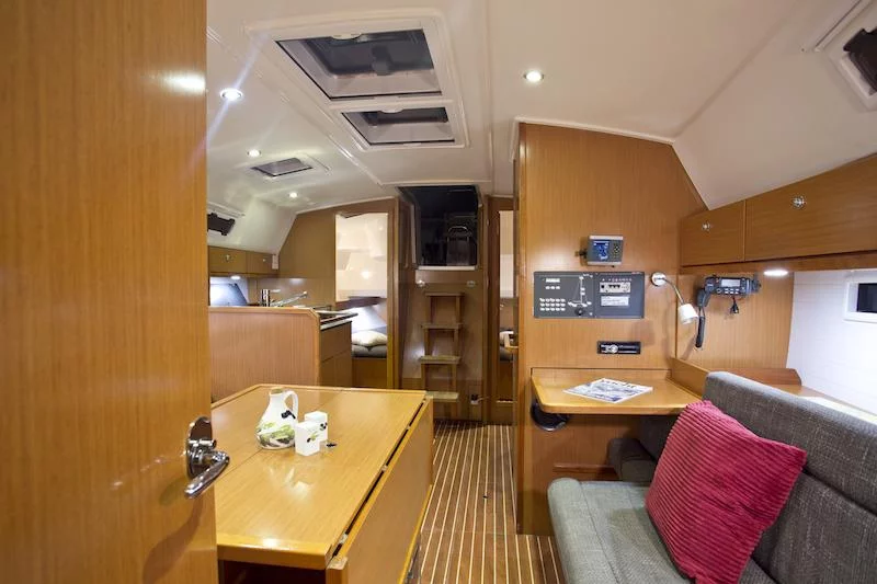 Bavaria 36 Cruiser (Mystic)  - 12
