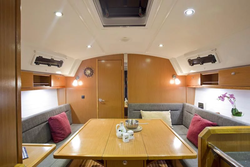 Bavaria 36 Cruiser (Mystic)  - 19