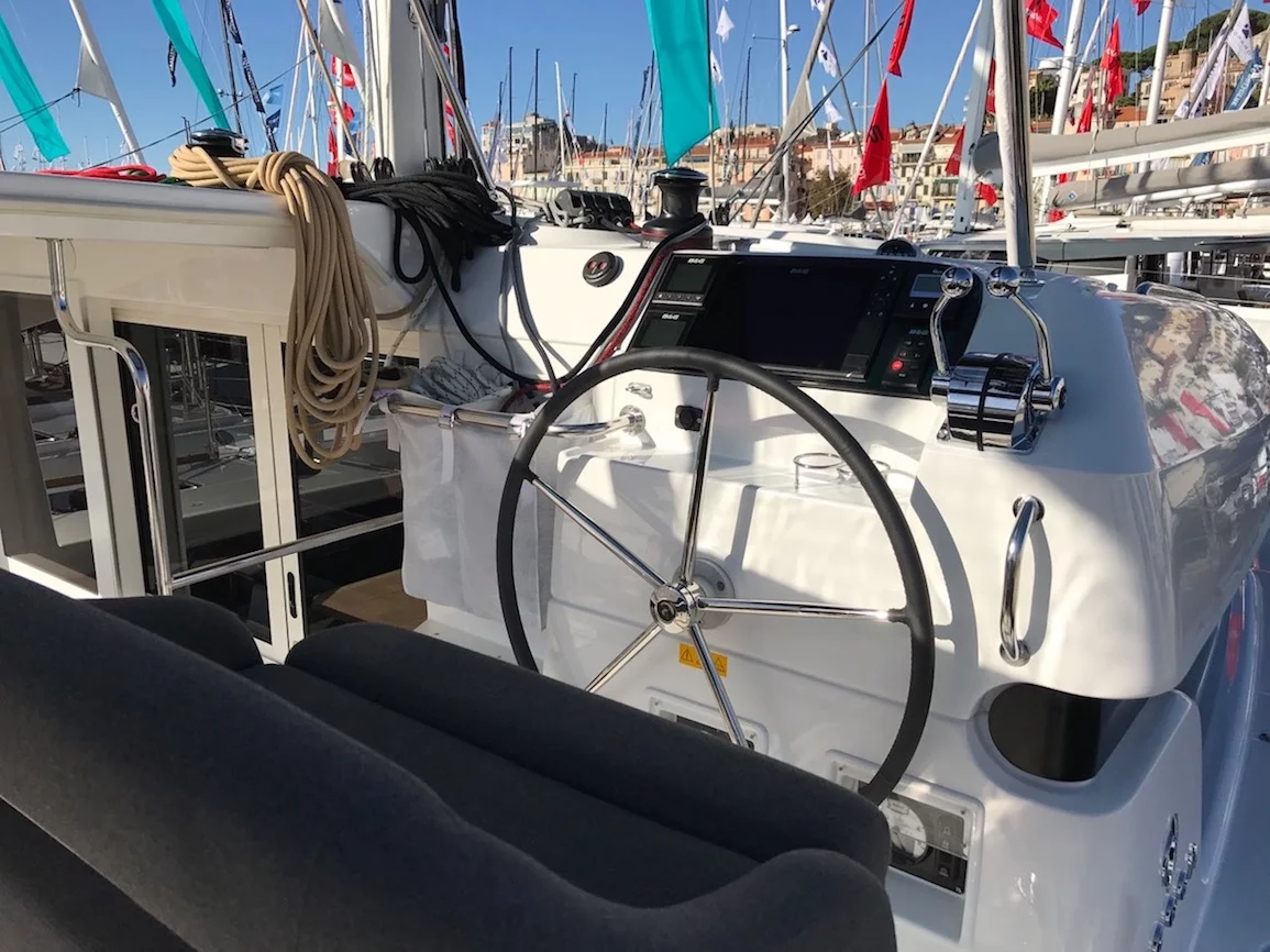 Lagoon 40 (3 cab) (Saudade (Watermaker))  - 10