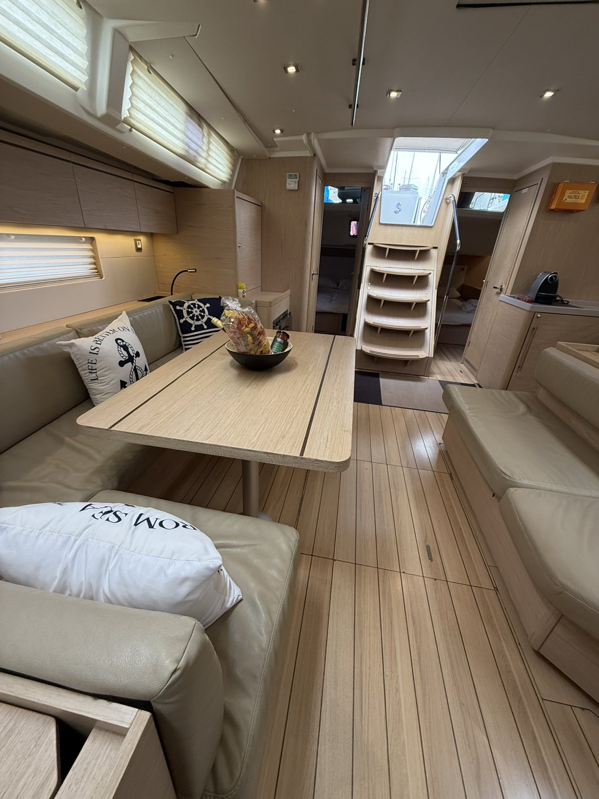 Oceanis 51.1 — photo 32