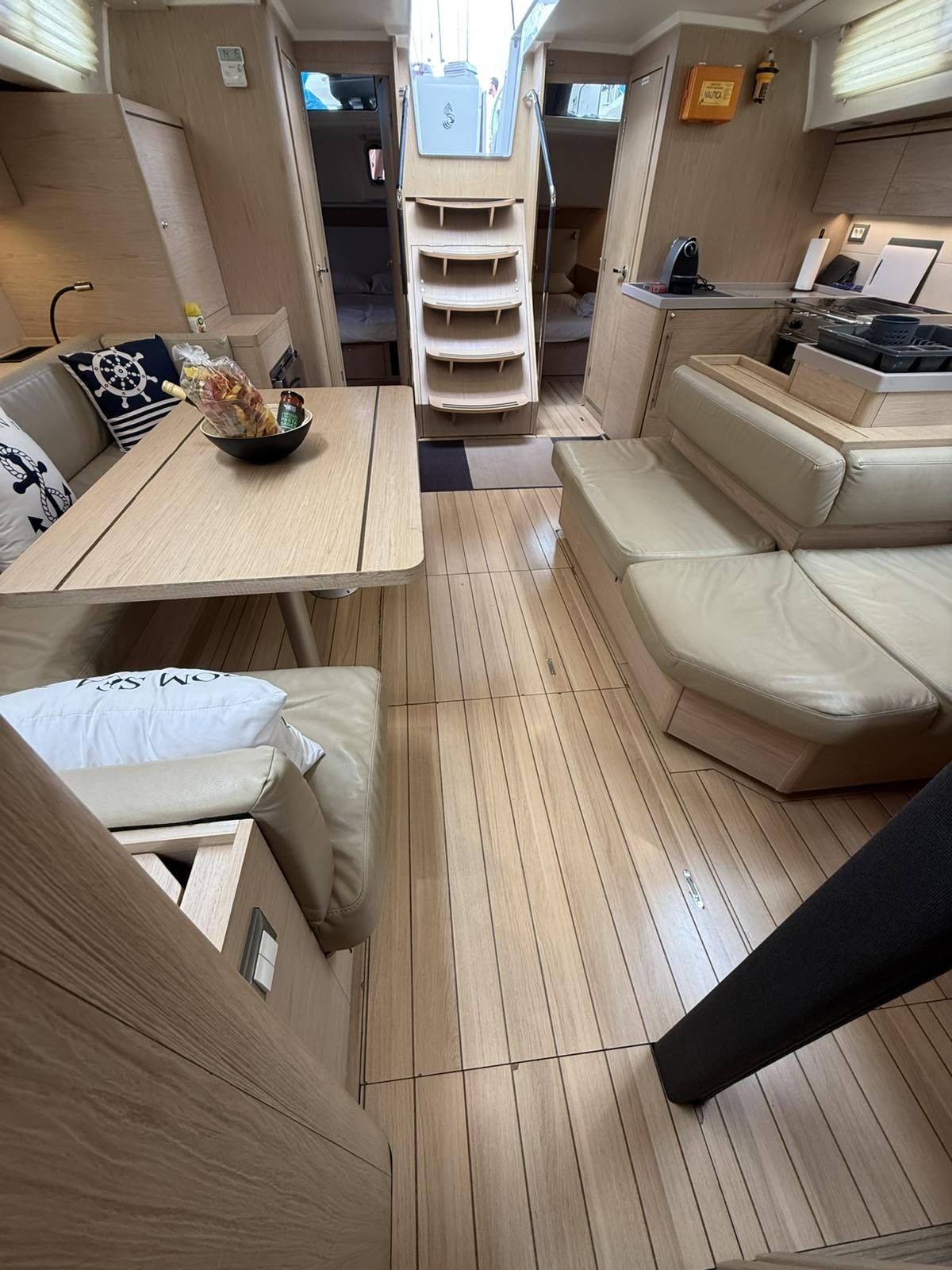 Oceanis 51.1 — photo 14