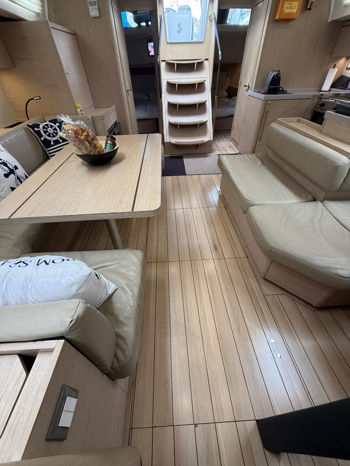 Oceanis 51.1 — photo 6