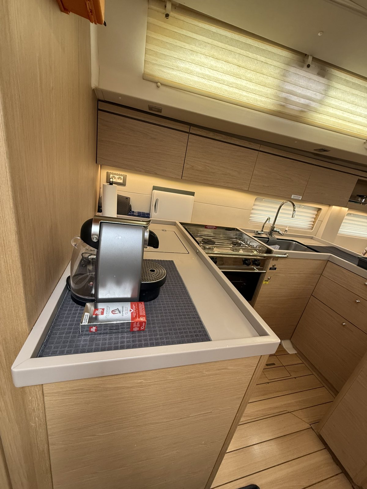 Oceanis 51.1 — photo 42