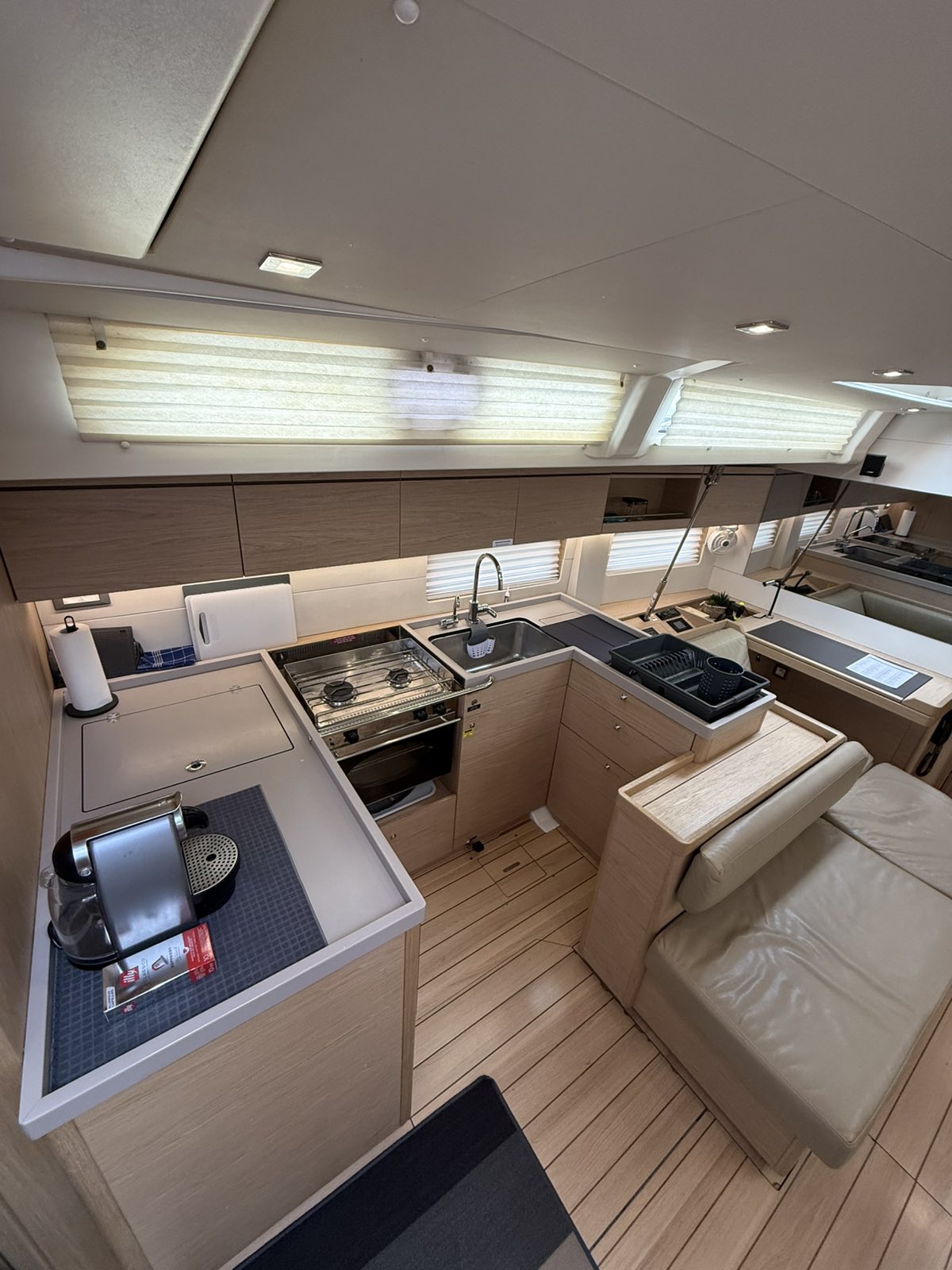 Oceanis 51.1 — photo 21