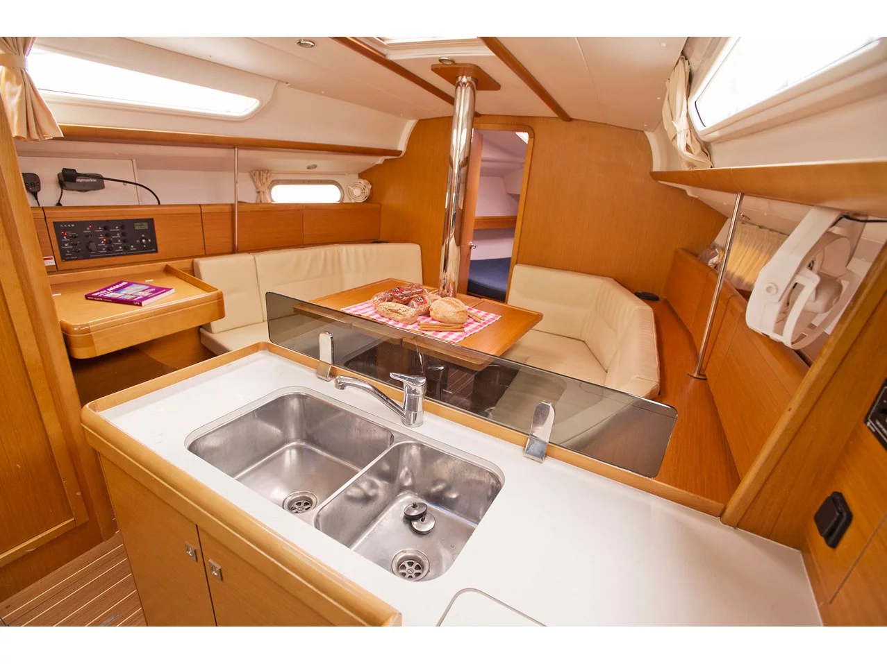 Sun Odyssey 36i (Lauren) Interior image - 5