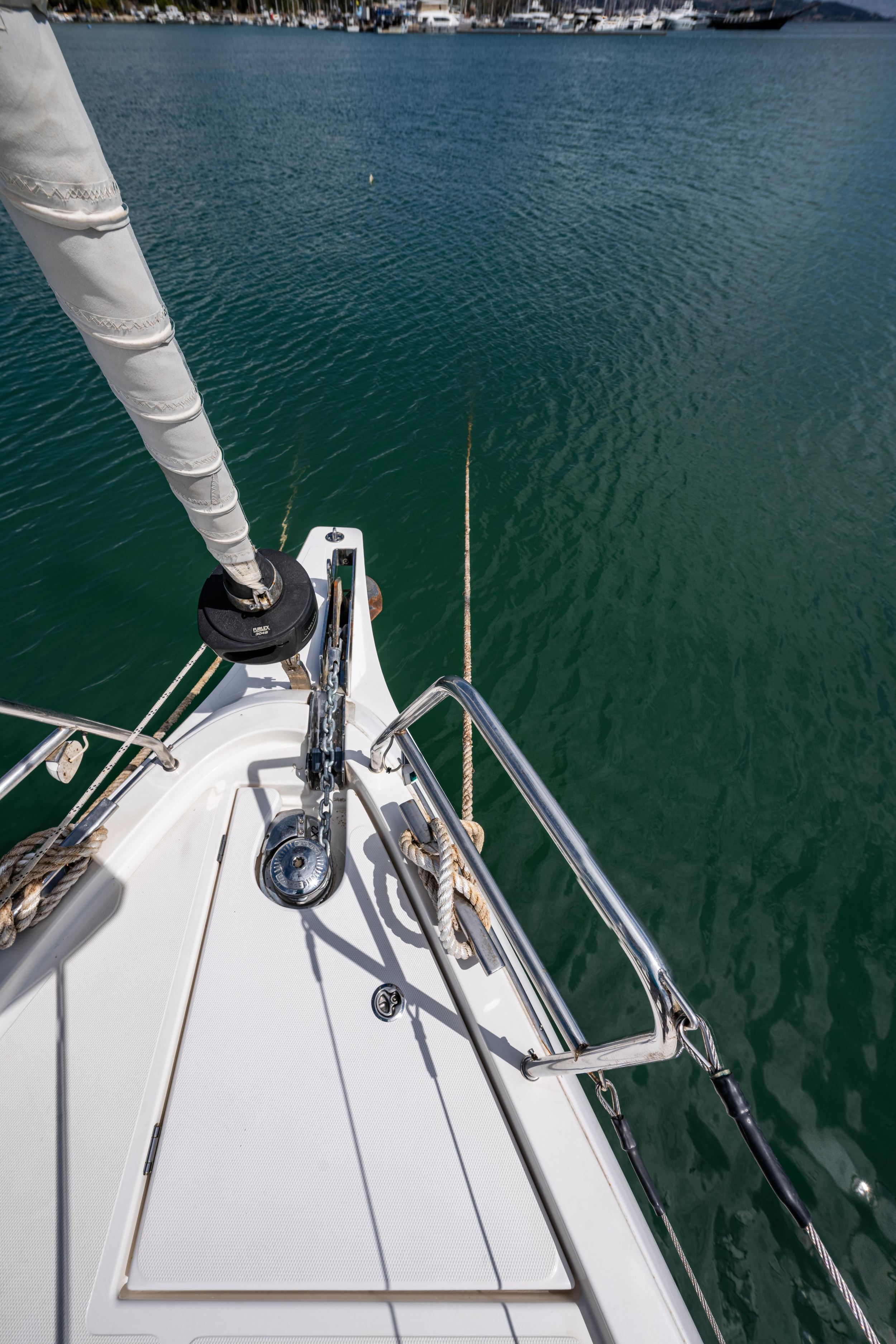 Bavaria C38 — photo 11