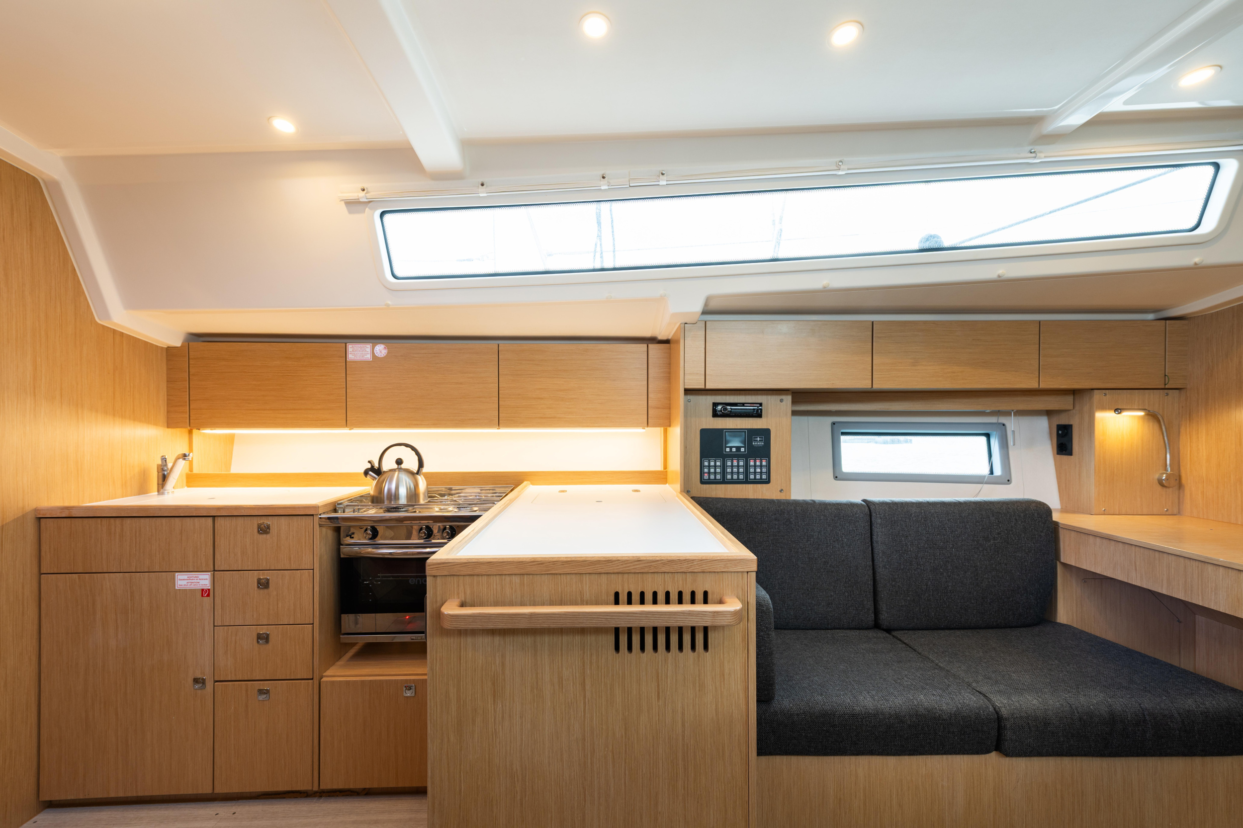 Bavaria C38 — photo 10
