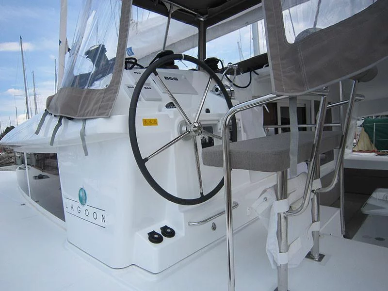 Lagoon 400 S2 (Emerald Seas)  - 1