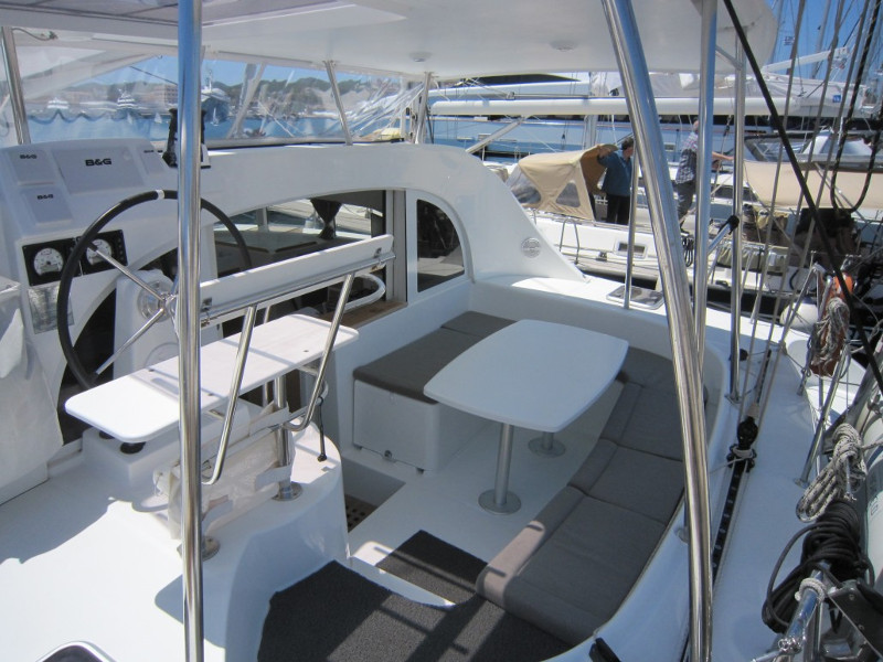 Photo #5 - Lagoon 380 (ThunderCat) in Lavrion - 7618