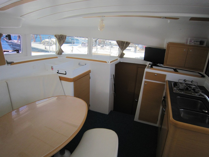 Photo #12 - Lagoon 380 (ThunderCat) in Lavrion - 7618
