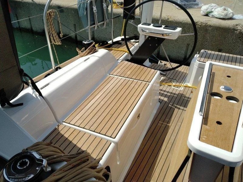 DUFOUR 360 GL (SHARK)  - 343