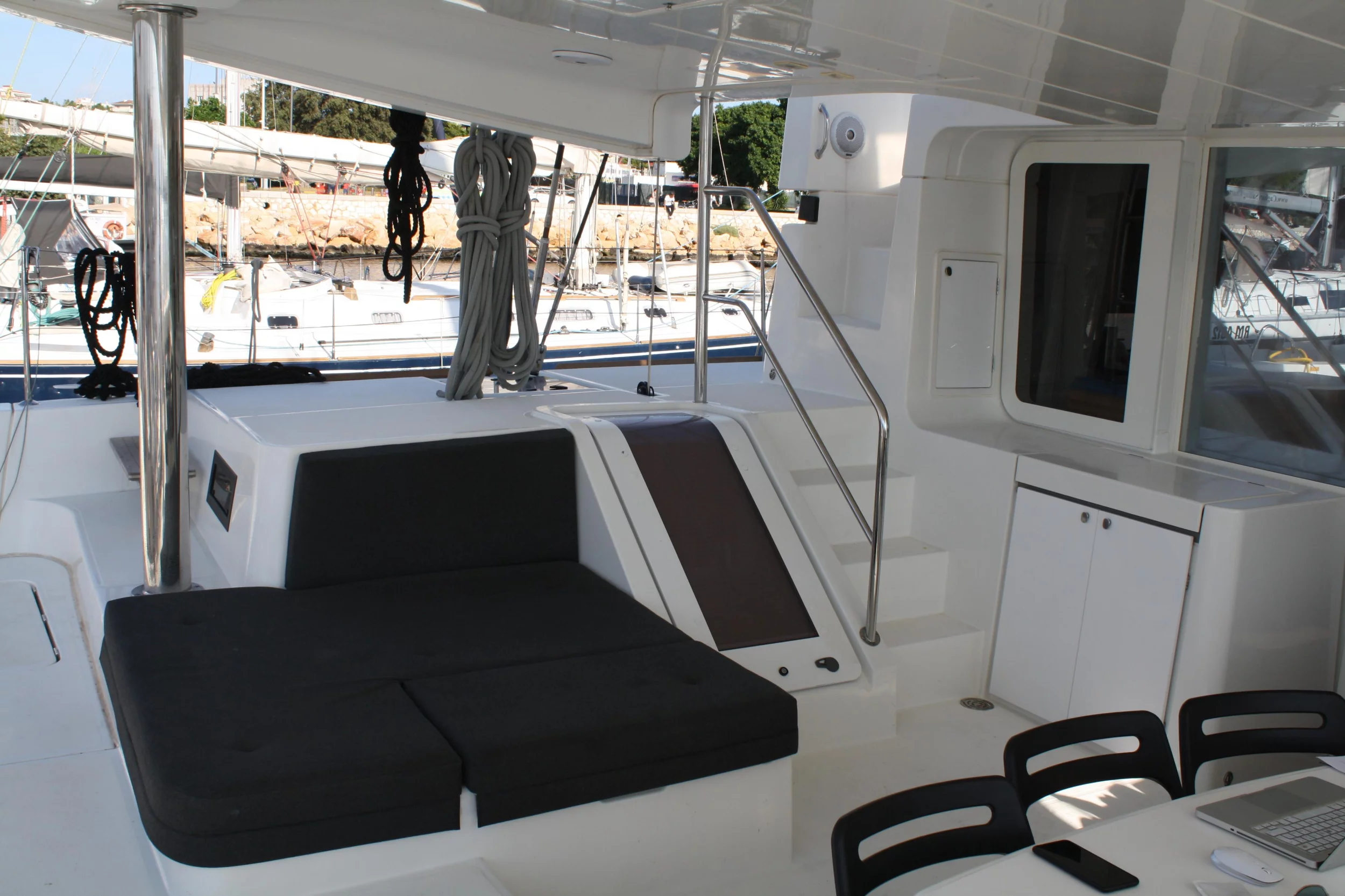 Lagoon 52F (Cala Luna)  - 10