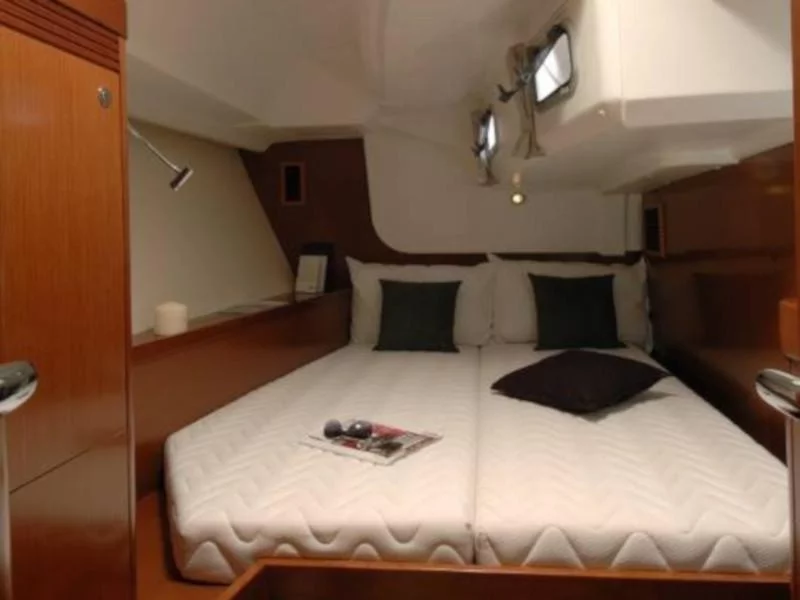 Oceanis 50 Family (Flying Colours)  - 3