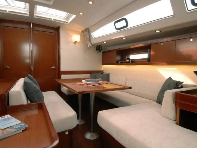 Oceanis 50 Family (Flying Colours)  - 7