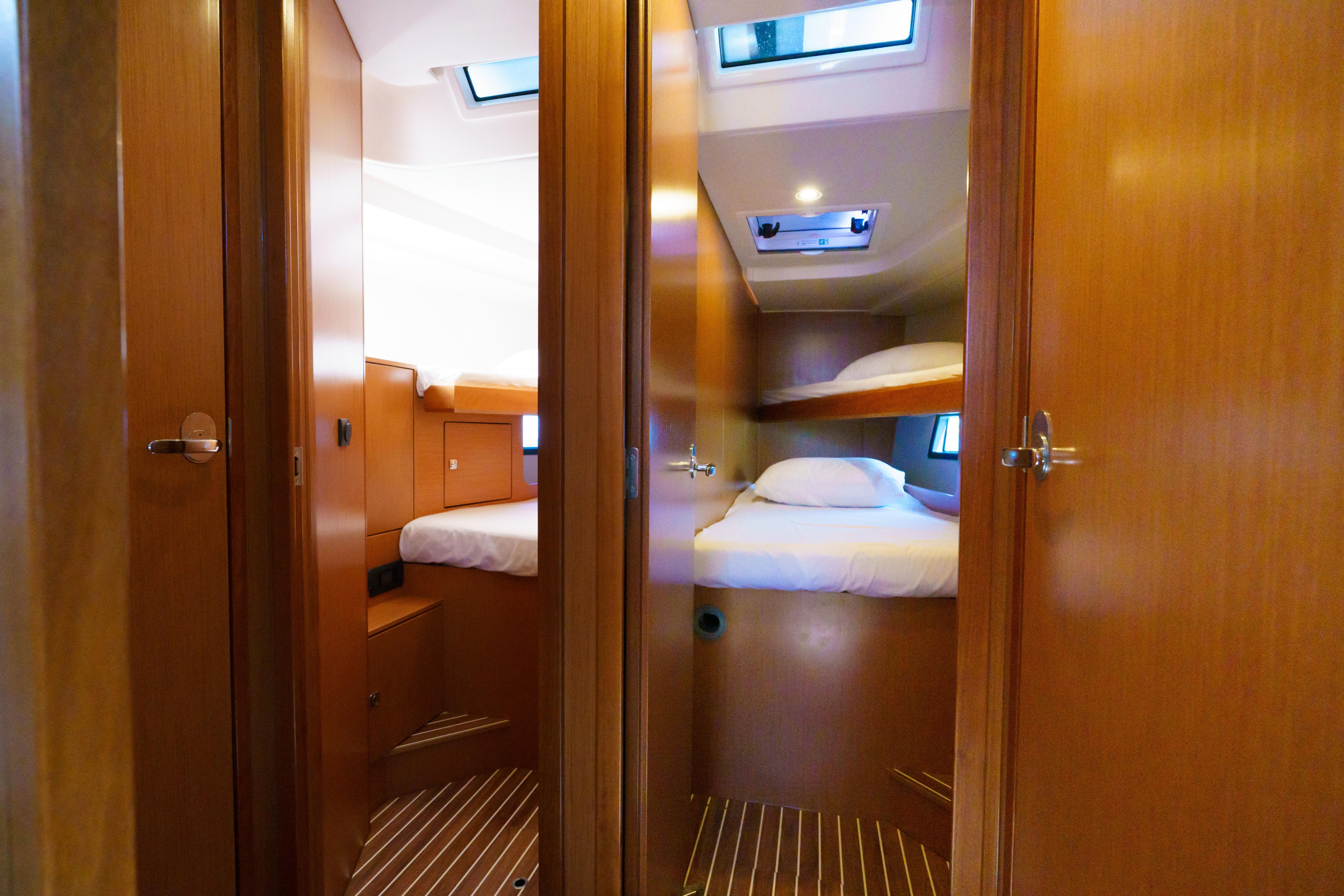 Bavaria C45 — photo 3