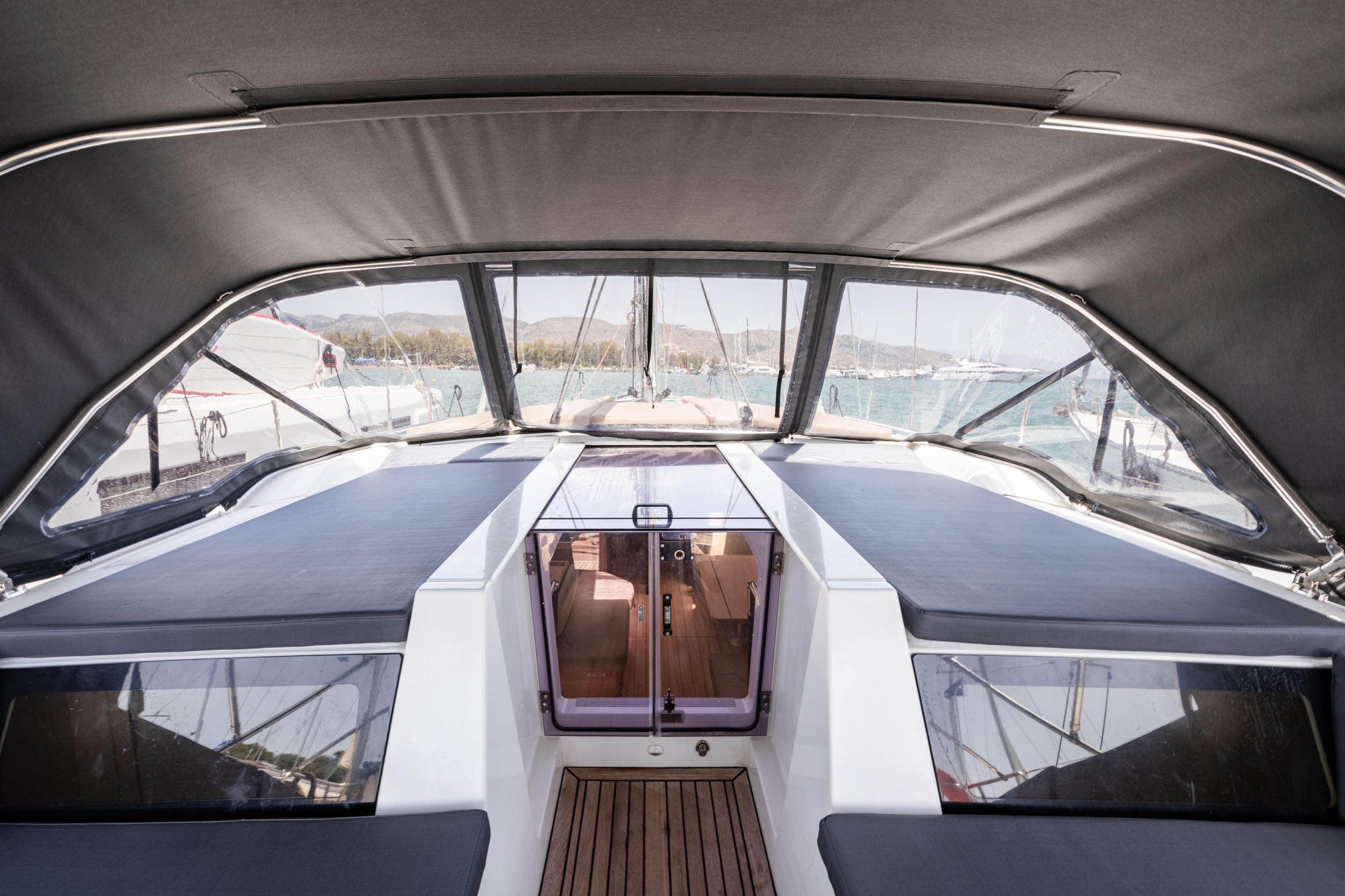 Oceanis 51.1 — photo 9