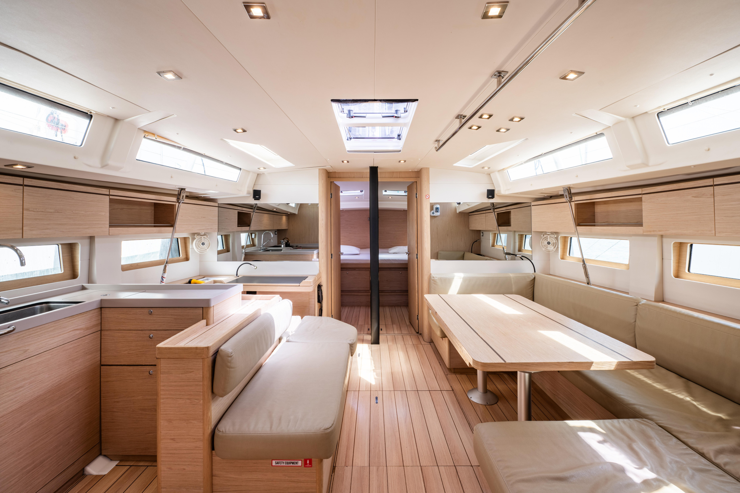 Oceanis 51.1 — photo 11
