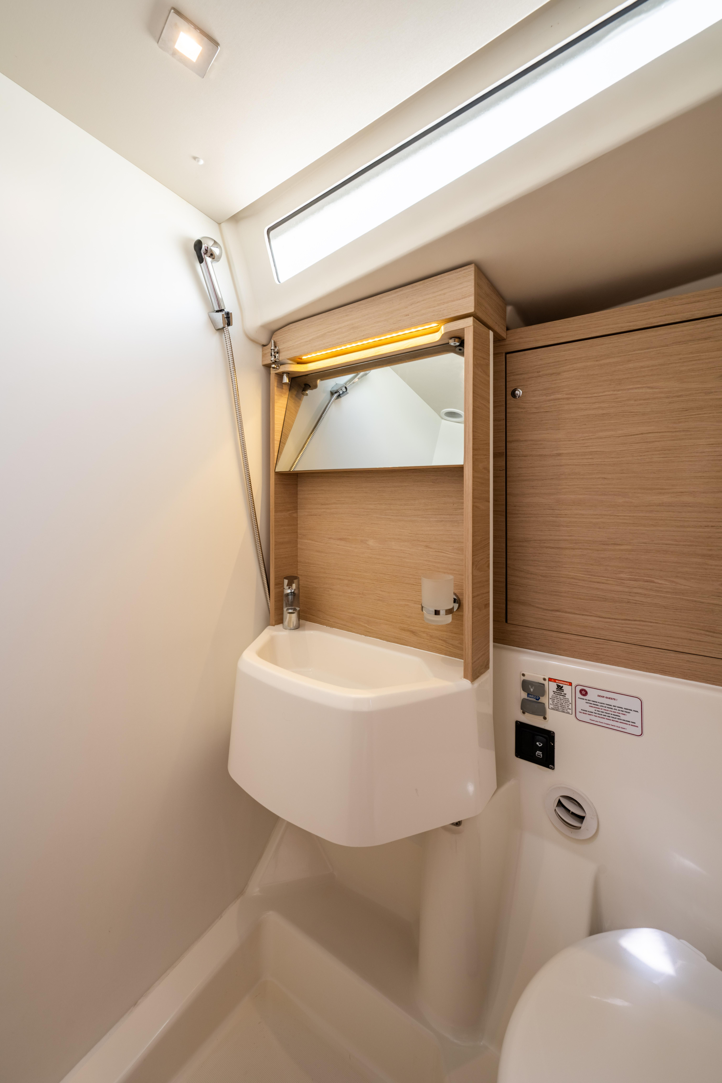 Oceanis 51.1 — photo 20