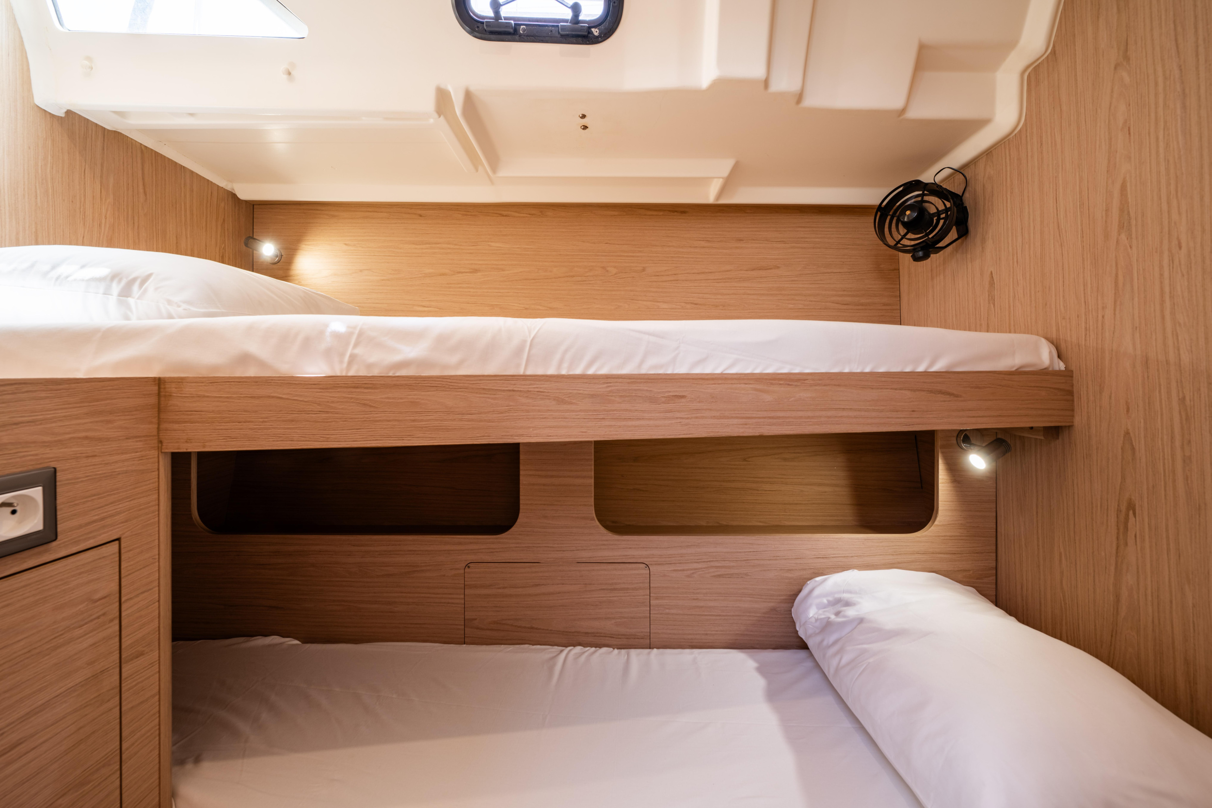 Oceanis 51.1 — photo 12