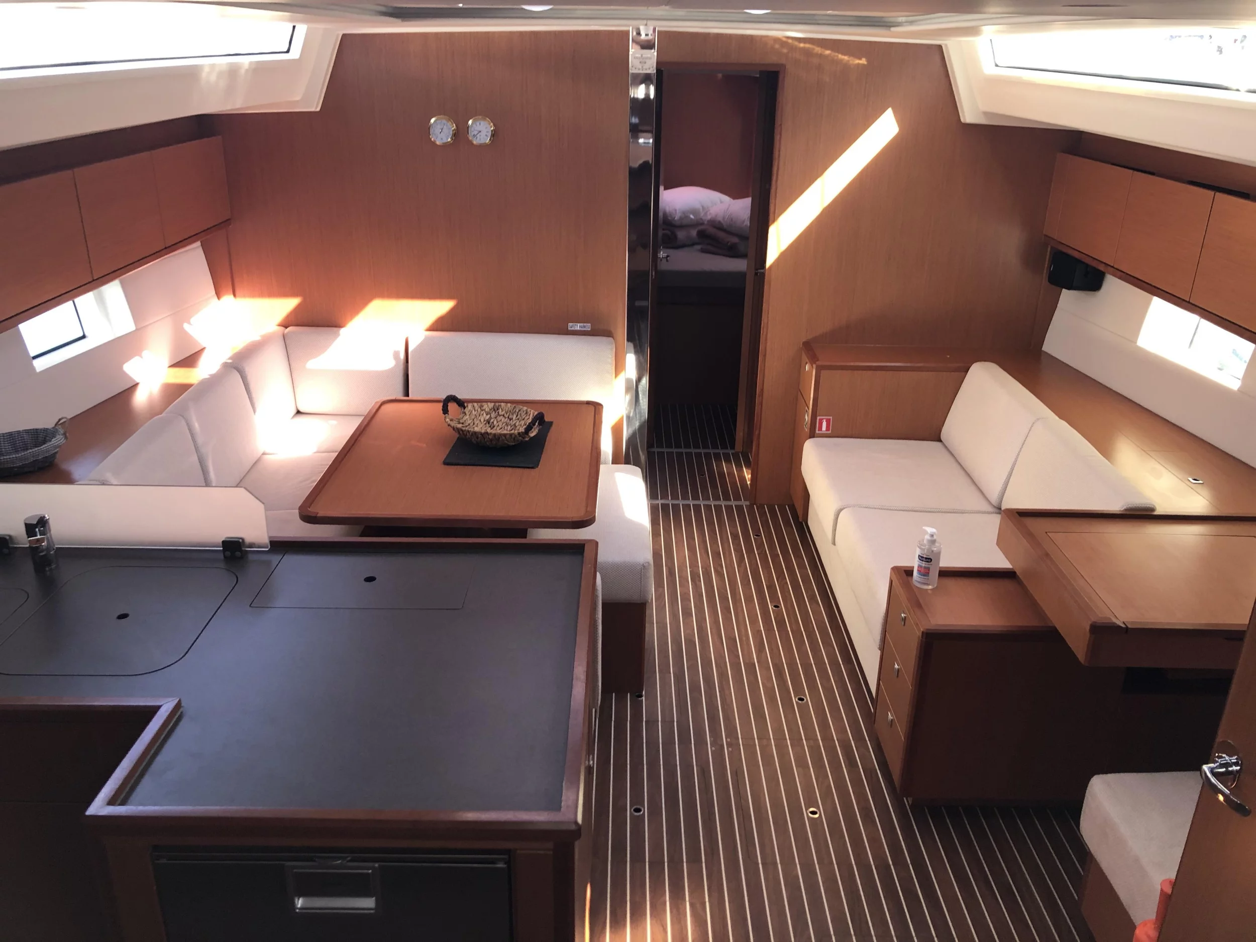 Bavaria C50 (S/Y Elli) Interior image - 5