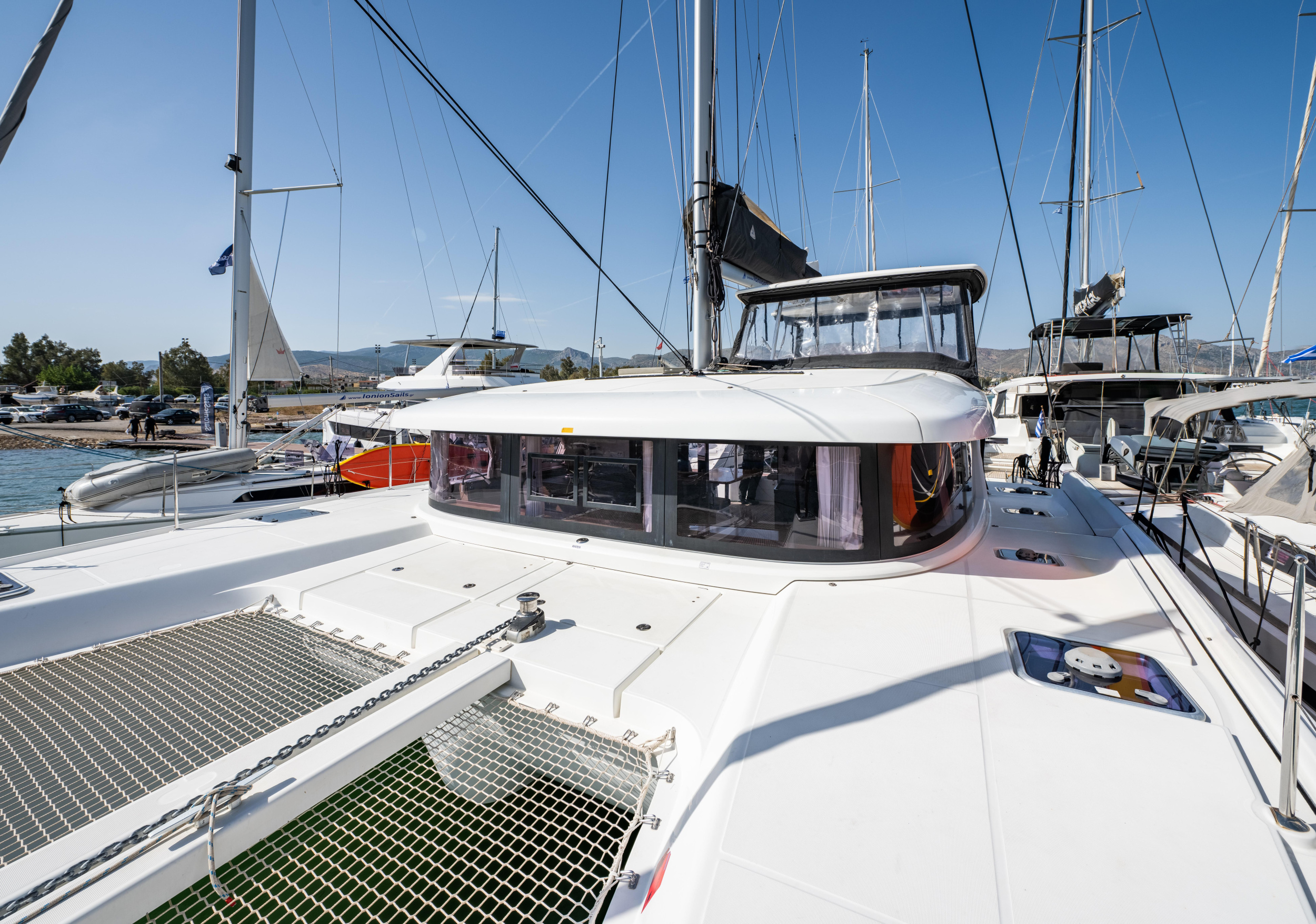 Lagoon 42 — photo 2