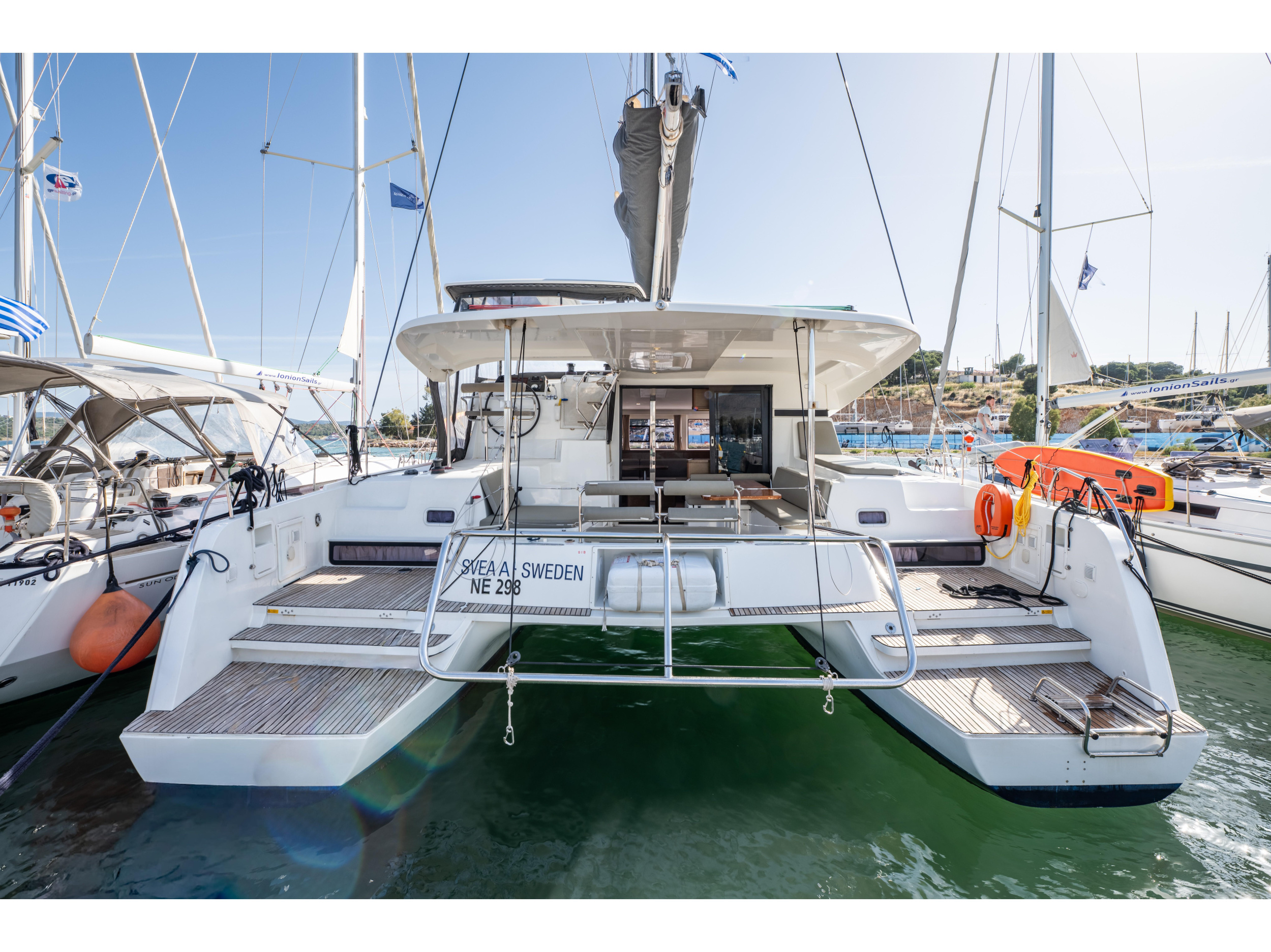 Lagoon 42 — photo 1