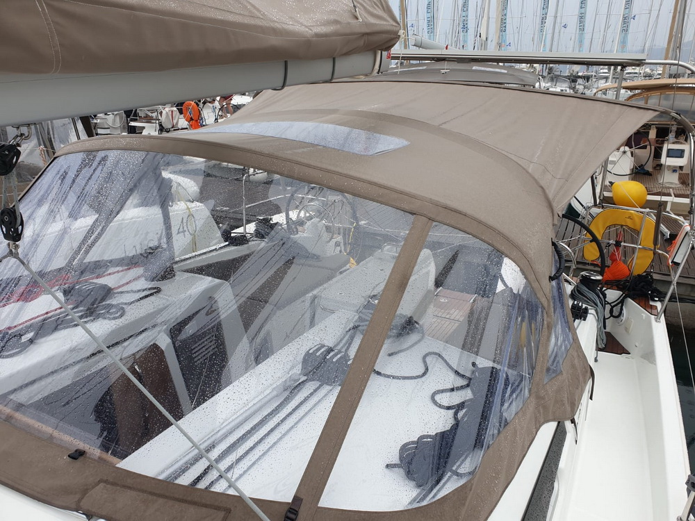 Photo #7 - Sun Odyssey 410 (Jutisa) in Pula - 3734