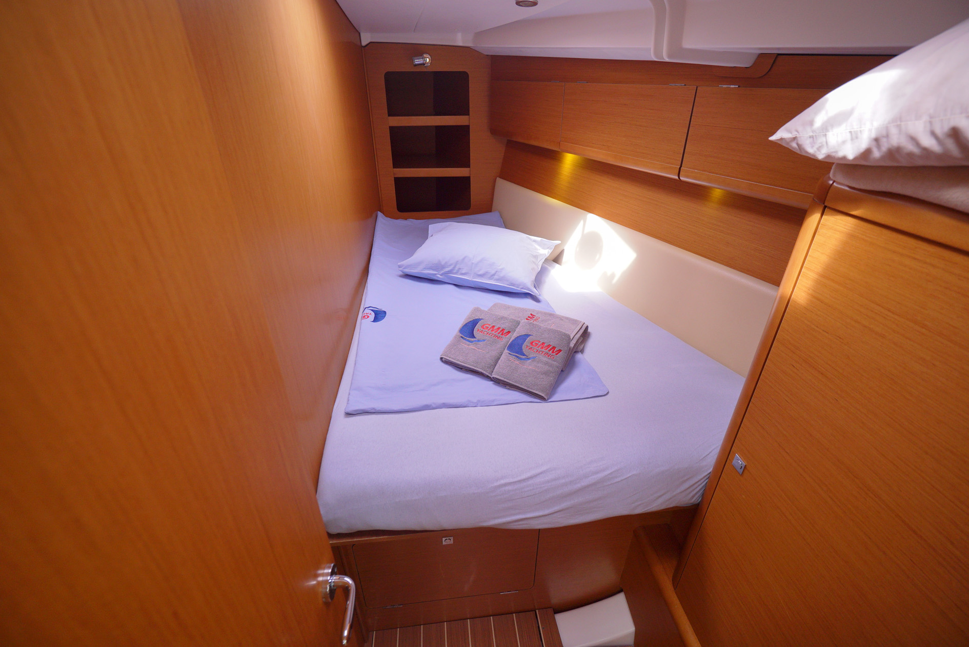 Photo #3 - Sun Odyssey 44 i (Night & Day) in Marmaris - 4319