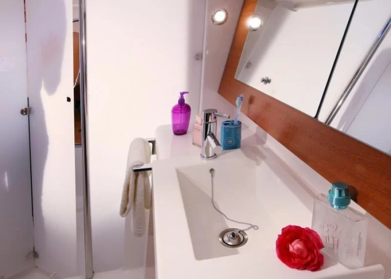 Dufour Grand Large 382 (Allegro) Interior image - 9