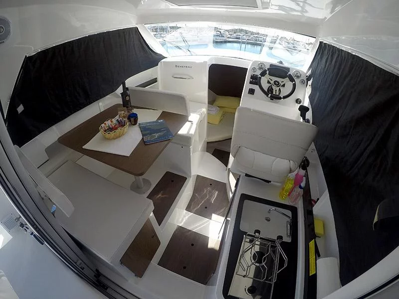 Antares 8 OB (Lovre) Interior image - 4