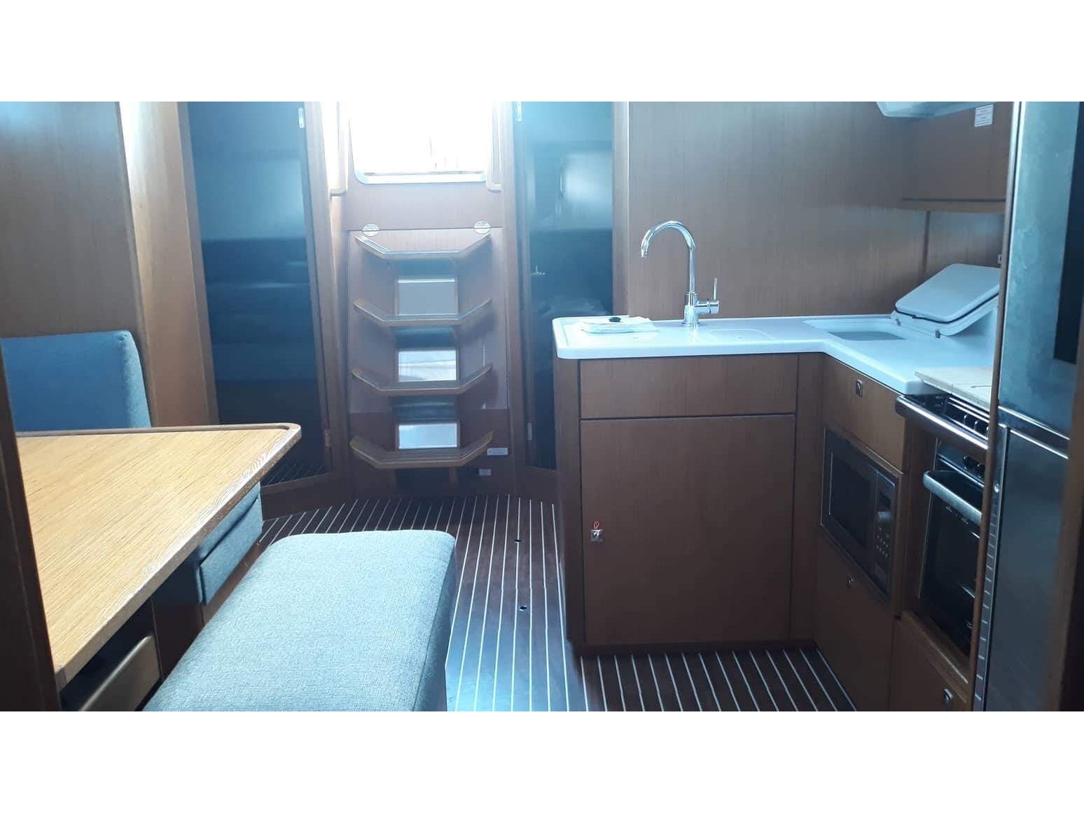 Photo #3 - Bavaria Cruiser 46 Style (Pinot Gris) in Corfù - 25105