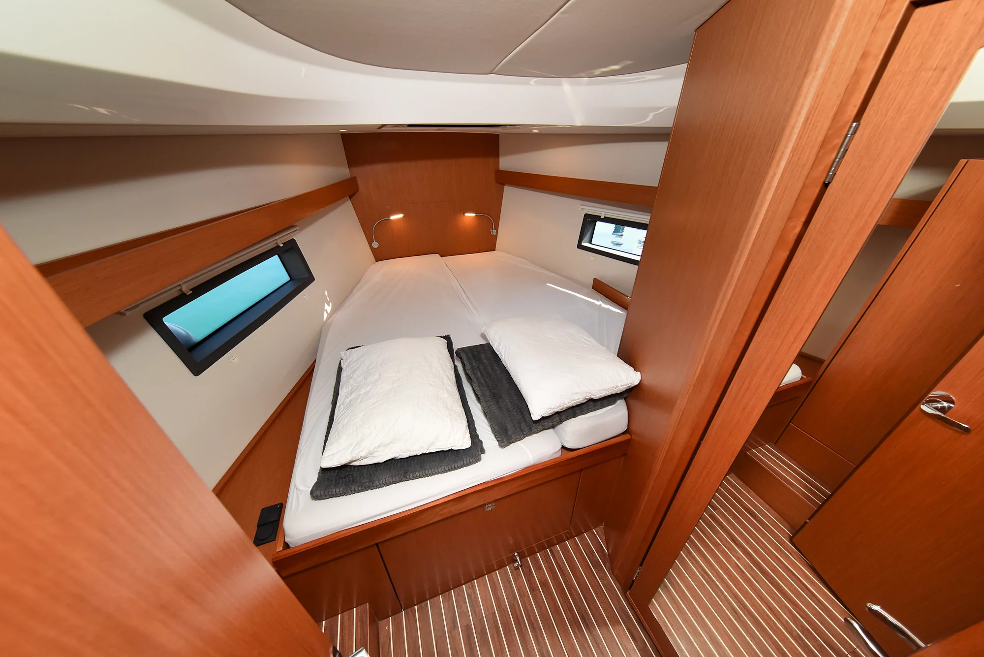 Bavaria C42 (Dna)  - 81