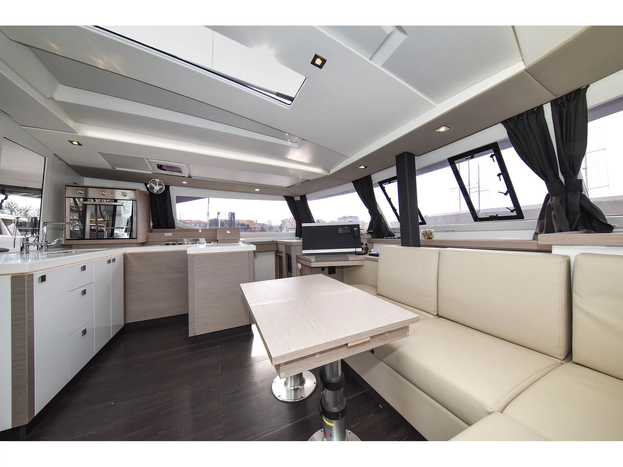 Astréa 42 (Le Bart) Interior image - 108