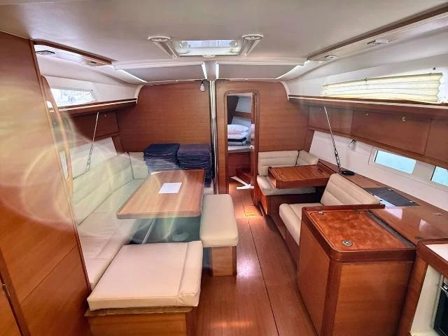 Dufour 410 Grand Large (Freedom) Interior image - 1