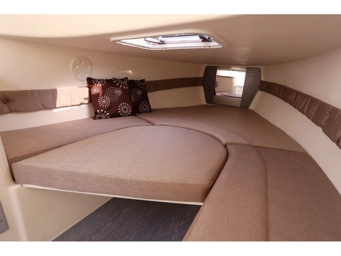 Tempest 900 (Sardus) Interior image - 3