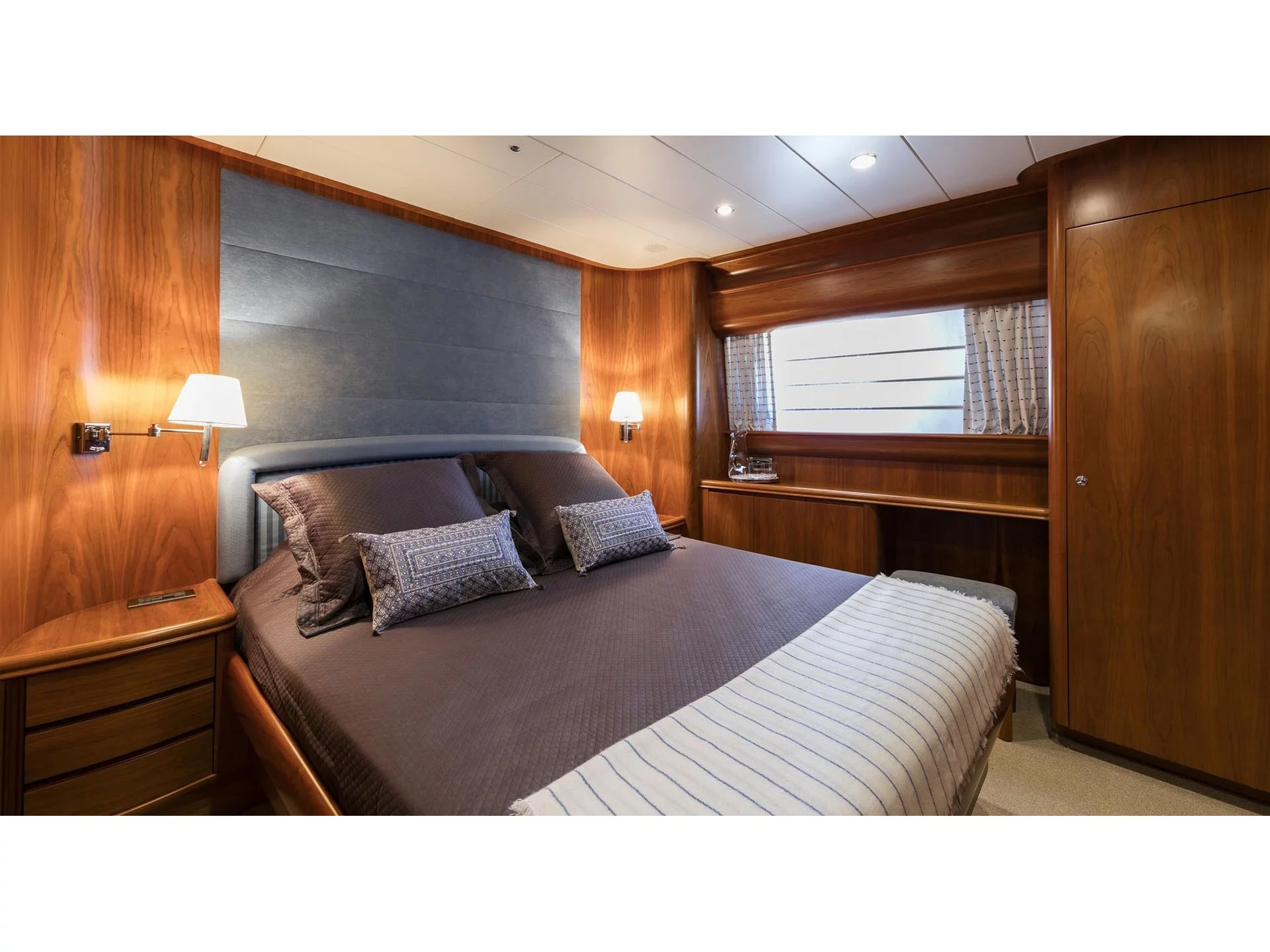 Canados 72 (Why Not) Interior image - 5