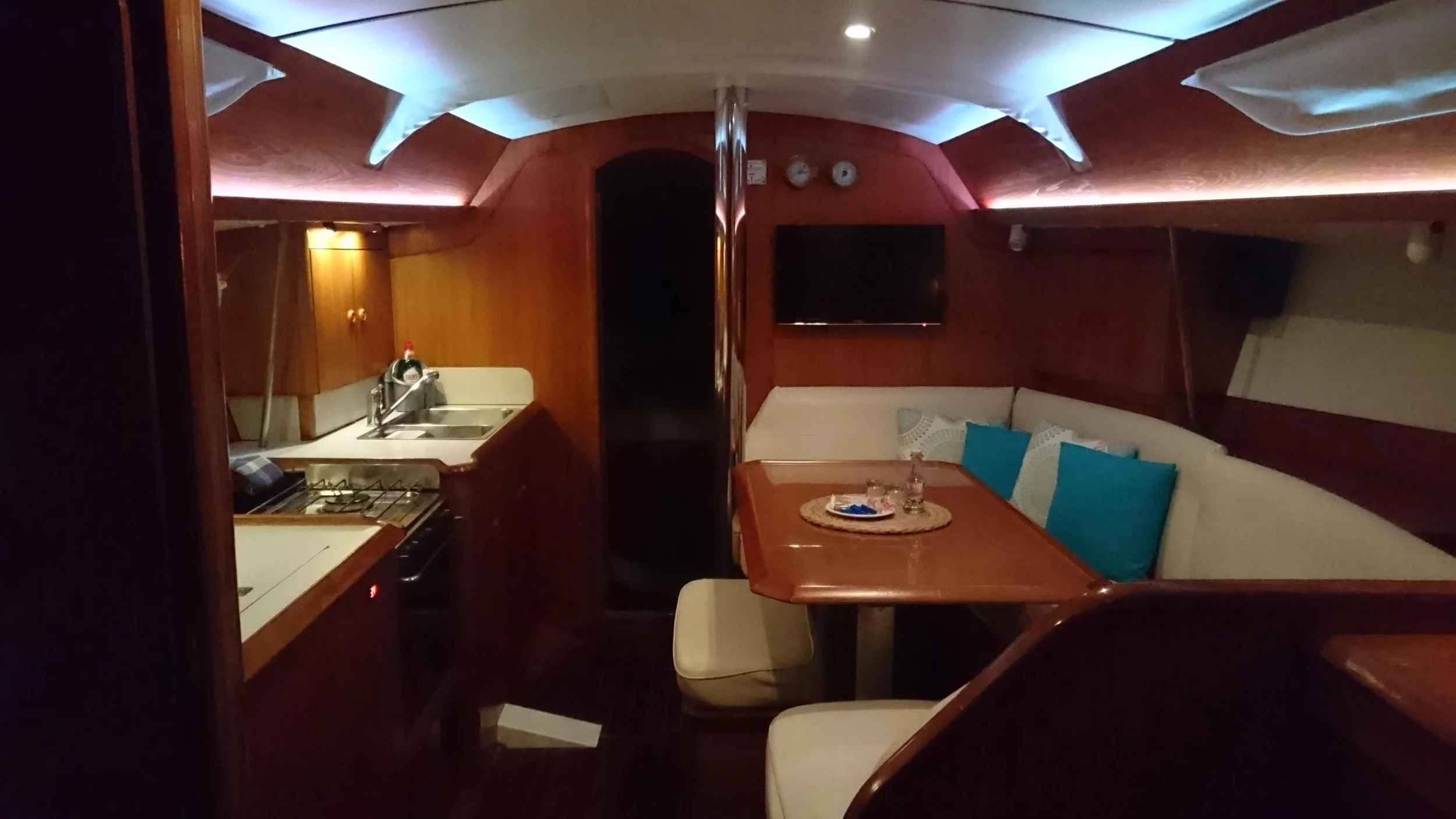 Sun Odyssey 36.2 (Pythagoras (electric head, wind ))  - 15