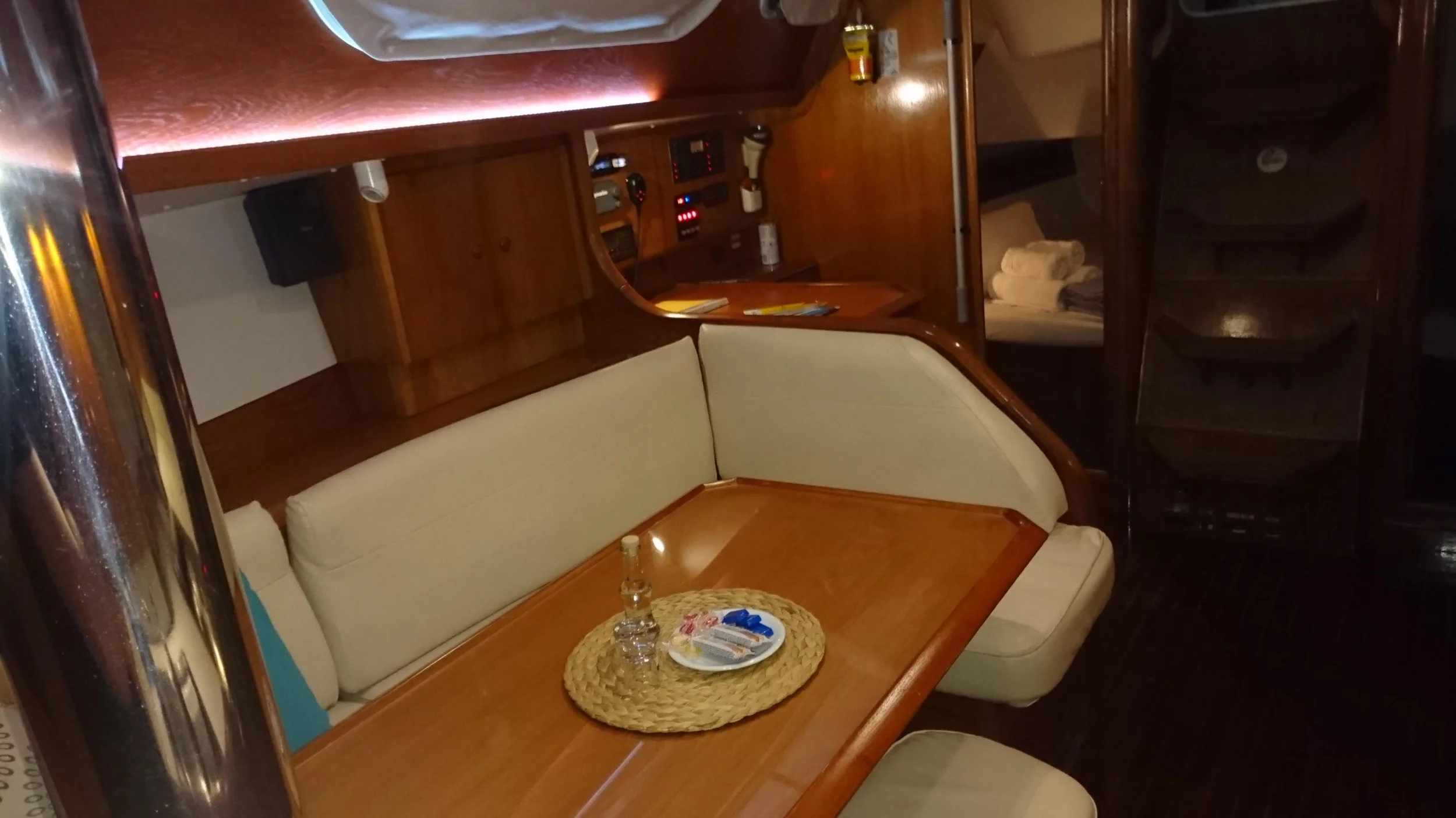 Sun Odyssey 36.2 (Pythagoras (electric head, wind ))  - 16