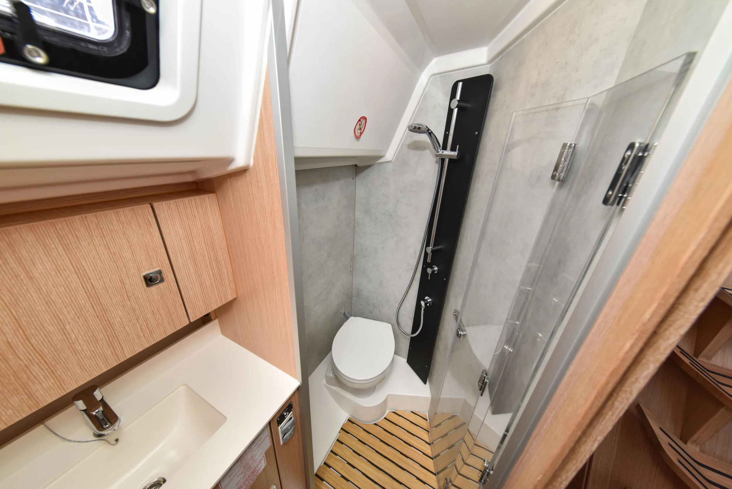 Bavaria C42 (Mauvic)  - 33
