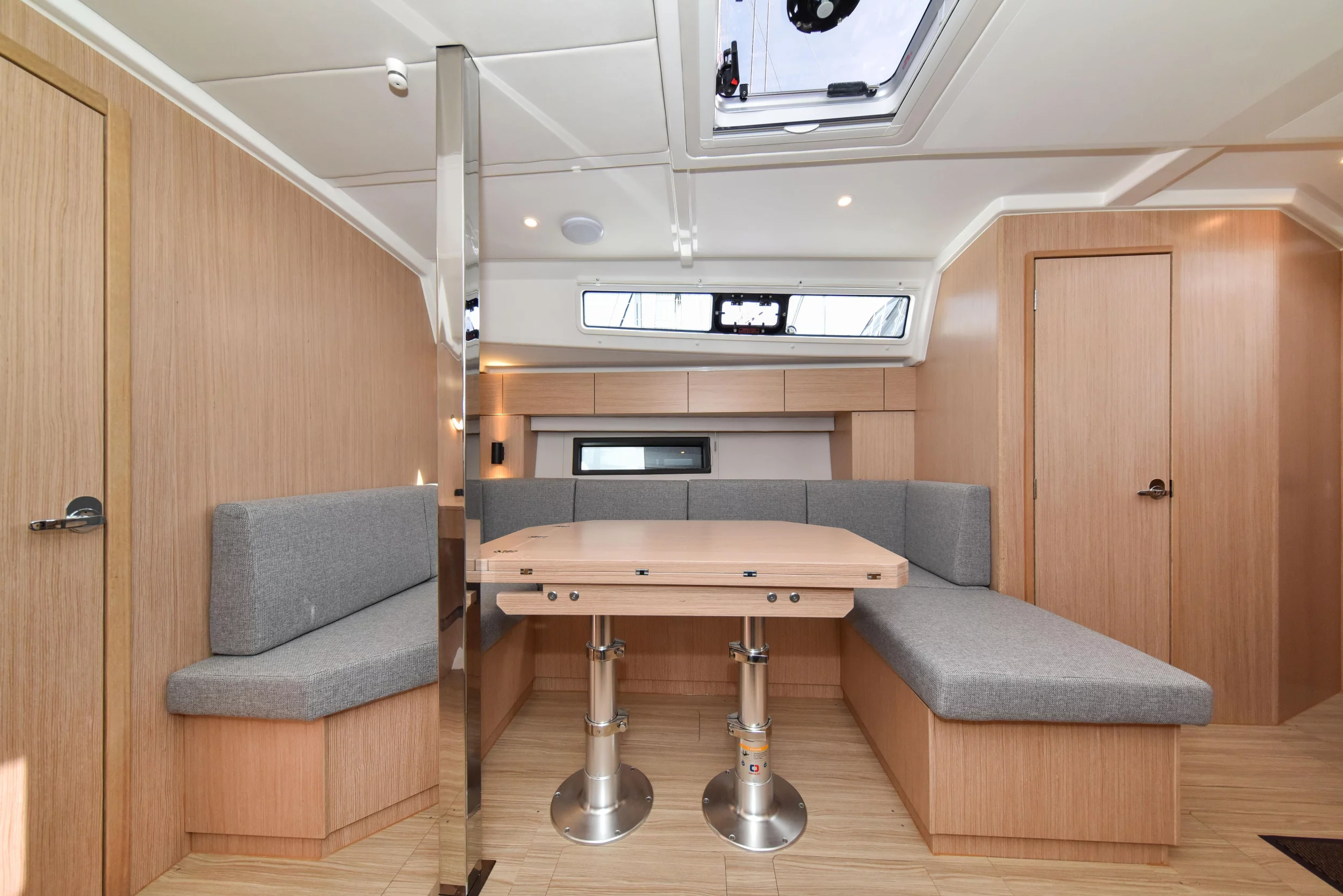 Bavaria C42 (Mauvic)  - 3