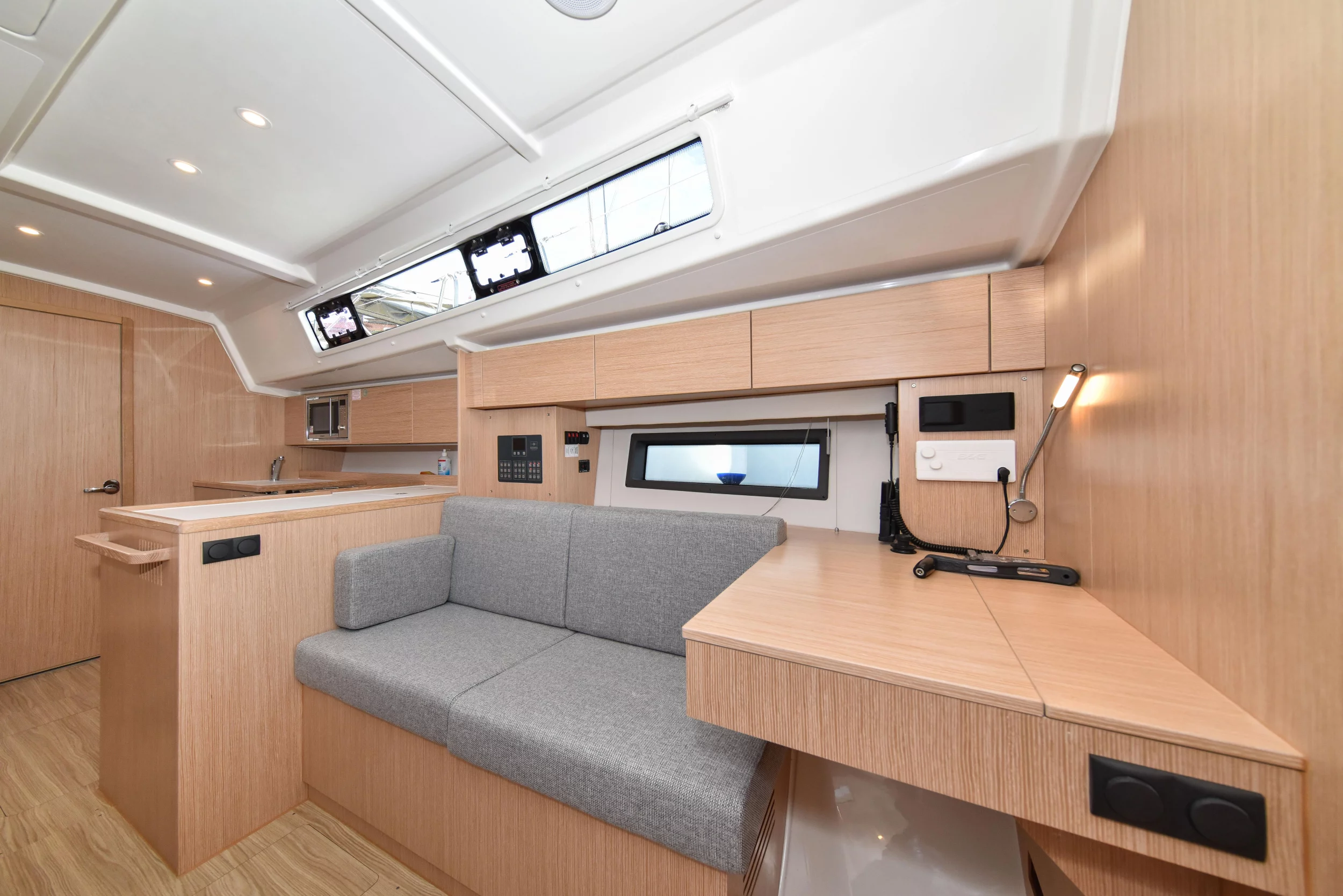Bavaria C42 (Mauvic)  - 44
