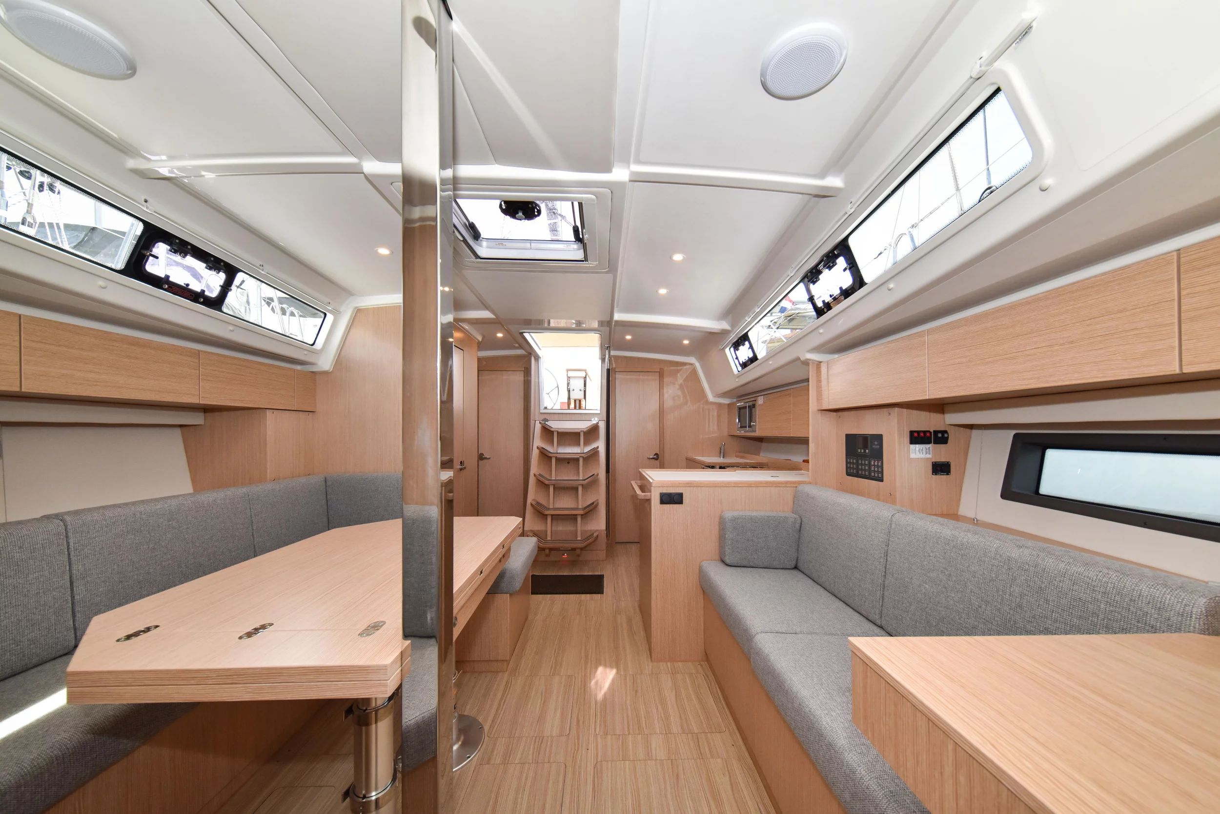 Bavaria C42 (Mauvic)  - 50