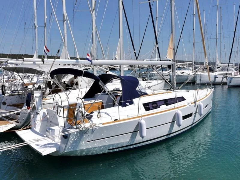 DUFOUR 382 BT (LOUISE)  - 13