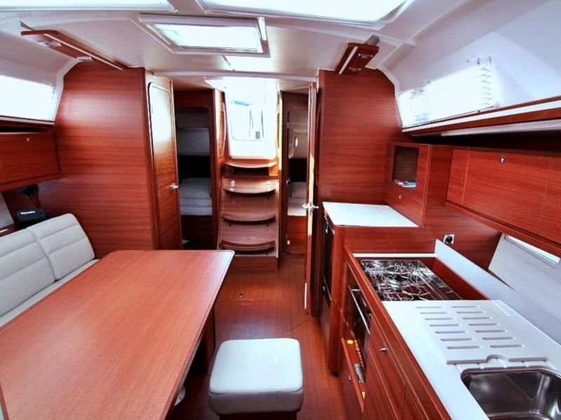 DUFOUR 382 BT (LOUISE) Interior image - 4