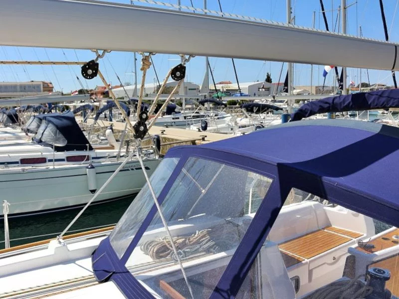 DUFOUR 382 BT (THELMA)  - 6