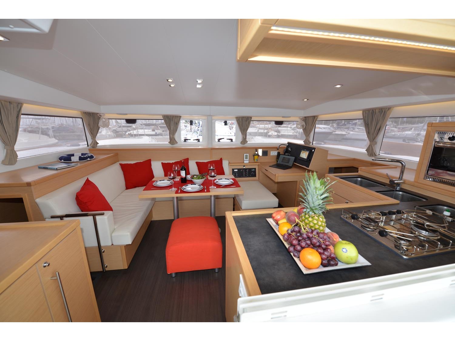 Lagoon 400 S2 — photo 3